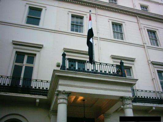 Syrian Embassy Sit-In London 13.12.2005 (Gebran Tueni)