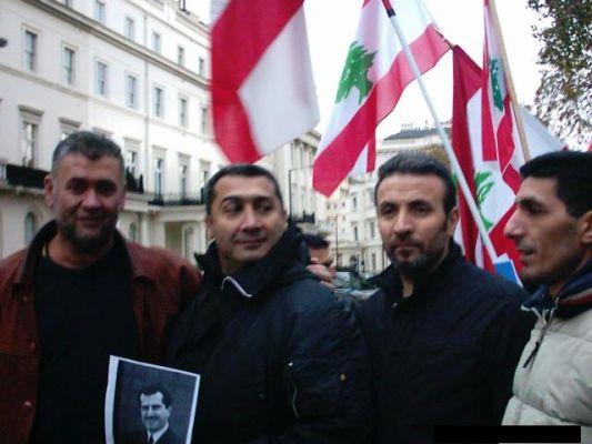 Syrian Embassy Sit-In London 13.12.2005 (Gebran Tueni)