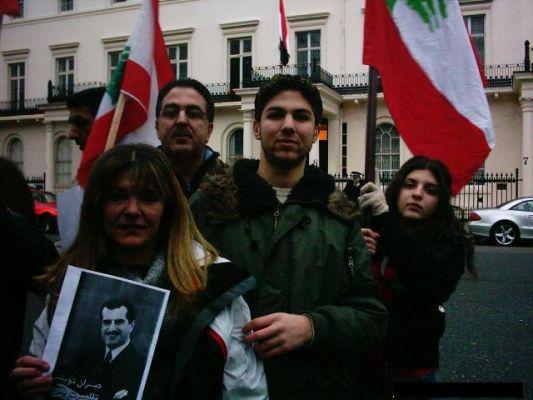 Syrian Embassy Sit-In London 13.12.2005 (Gebran Tueni)